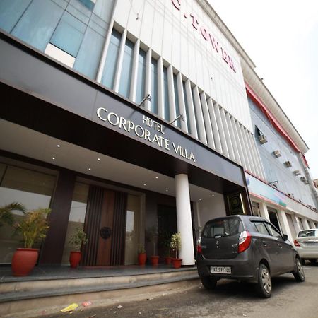 Oyo 15561 Corporate Villa Jammu Exterior foto