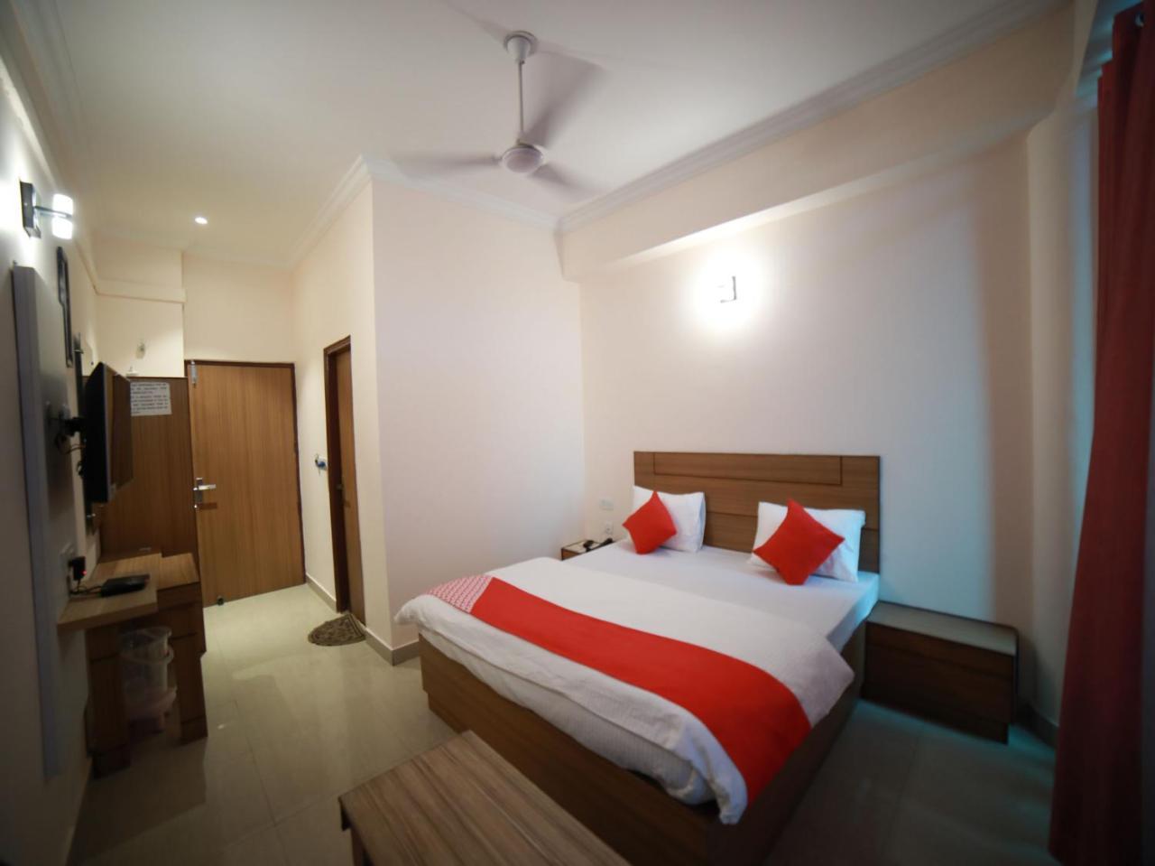 Oyo 15561 Corporate Villa Jammu Exterior foto